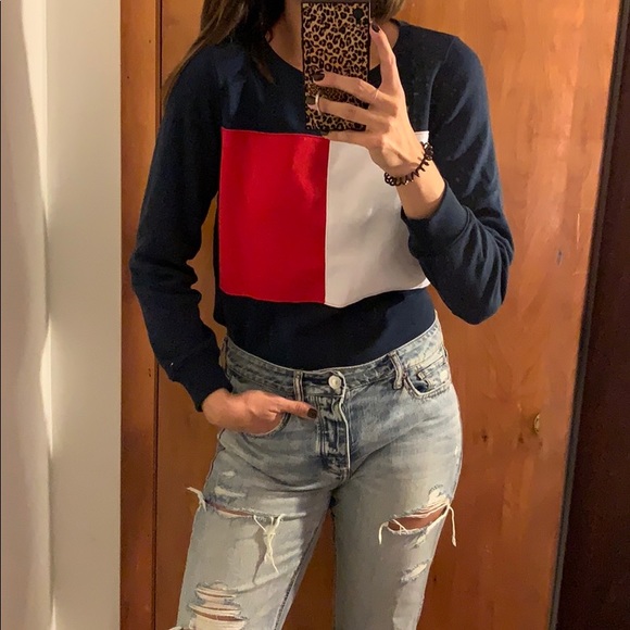 Tommy Hilfiger Sweaters - 🏅Tommy Hilfiger sweatshirt size medium🏅